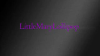 Esposa borracha con el pelo revuelto folla con su amante delante de la cámara