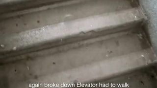 El chico se folló a un vecino en la boca por fumar en el porche