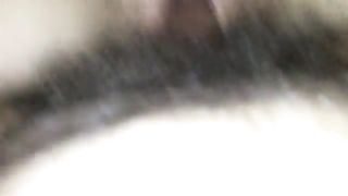 Hijo deslizó una polla en el coño de su madre dormida