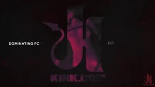 Atado Karlee Gray obtiene un orgasmo de jet de la masturbación forzada