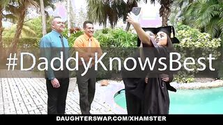 Las madres organizaron un gangbang lésbico con hijas como castigo por escándalo