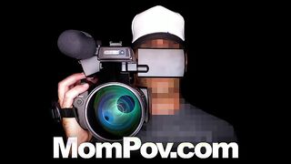 Puta tetona vino a chupar una polla en el casting porno, cansada de estar parada en el panel