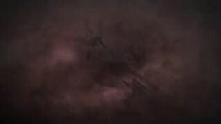 La niña fue atada a la cama y follada por consoladores