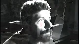 Sacerdote folla a monjas en tragamonedas peludas