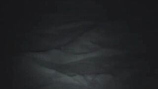 No pude resistir y masturbarme para dormir mamá