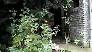 Amigo bajó esperma en la cara fina chica