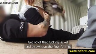 Policía follada y lamió el criminal en el contenedor de carga