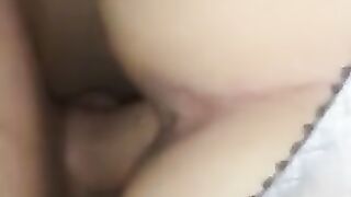 El amante ruso se folla a un coño elástico.