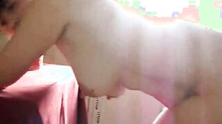 Vecino follada casada chica en la cocina mientras su marido estaba en el trabajo