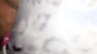 El hombre demandó a la polla esposa dormida en el coño