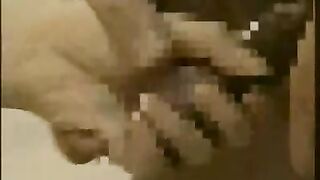 El ladrón voló y folló a un joven asiático.