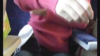 Checo aceptó chupar el miembro por dinero hasta que la próxima parada del tren