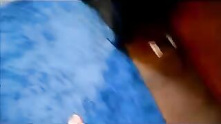 Fucking ruso en las medias desgarradas folla el coño