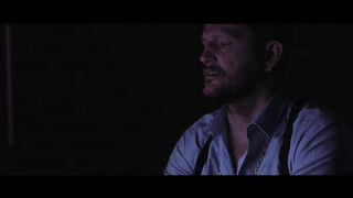 Policía lamió y follada criminal anal en interrogación