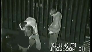 Chicos follados en dos pollas putas a la vuelta de la esquina.