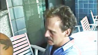 Aplicación del fanático del fútbol en el coño del condón brasileño