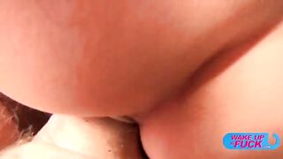 Woodman con el actor fue arrancado en dos troncos Vika Volkov por la mañana temprano