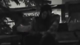 El padre espía de cómo la hija chupa a Dick Guy en el parque.