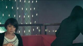 Julia Semaakina Baile Striptease en la serie "Univer: New Dorm"