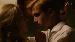 Escena íntima con Bereber Zoe y Alexander Petrov en la película "Farca"