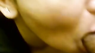 Brasileño chupa el amante de la polla corta y tensa en el ascensor