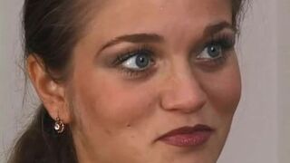 La "ratón" de oficina Rita Faltoyano se desnuda frente a Woodman