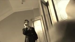 Onanista casado masturba su polla en una hermosa chica en la clínica