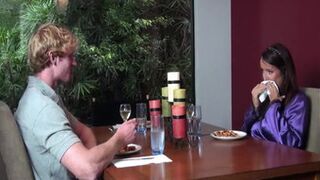 El hijo era más fuerte en la cama que su padre y se folló a su madre