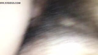 Hijo se folla lentamente a la madre dormida en el coño