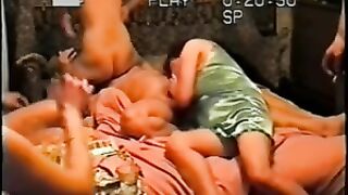 La fiesta se convirtió en una orgía swinger