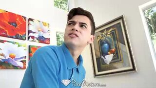 después de que terminara de masturbarse con un juguete sexual, bianca burke se deshuesó y corrió