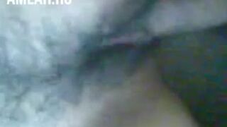 Un tipo se folla a una uzbeka de ojos bonitos en posición de misionero