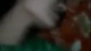 mujer de bangladesh chupa y golpea