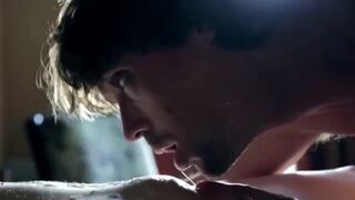 Nena rubia cachonda no le importa engañar a su novio, cuando necesita una buena cogida