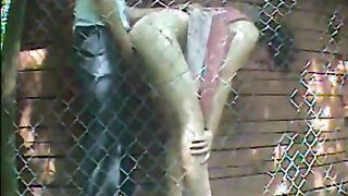 Estudiante se folla a su compañero de clase después de la graduación