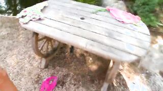 Potente corrida sobre una rubia afeitada después de follar al aire libre