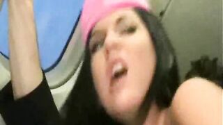 Doble penetración en los agujeros del asistente de vuelo después del vuelo