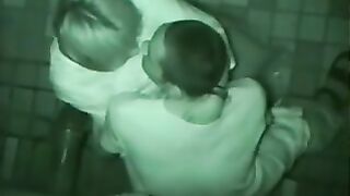 Padre espiado a su hija fue prevenido en la entrada.