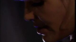 El piloto tiene un coño débil en el frente de la azafata.