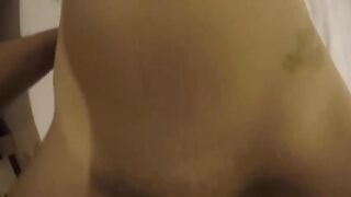 El aula fue elegida por la puta coño frente a la basura en el hotel.